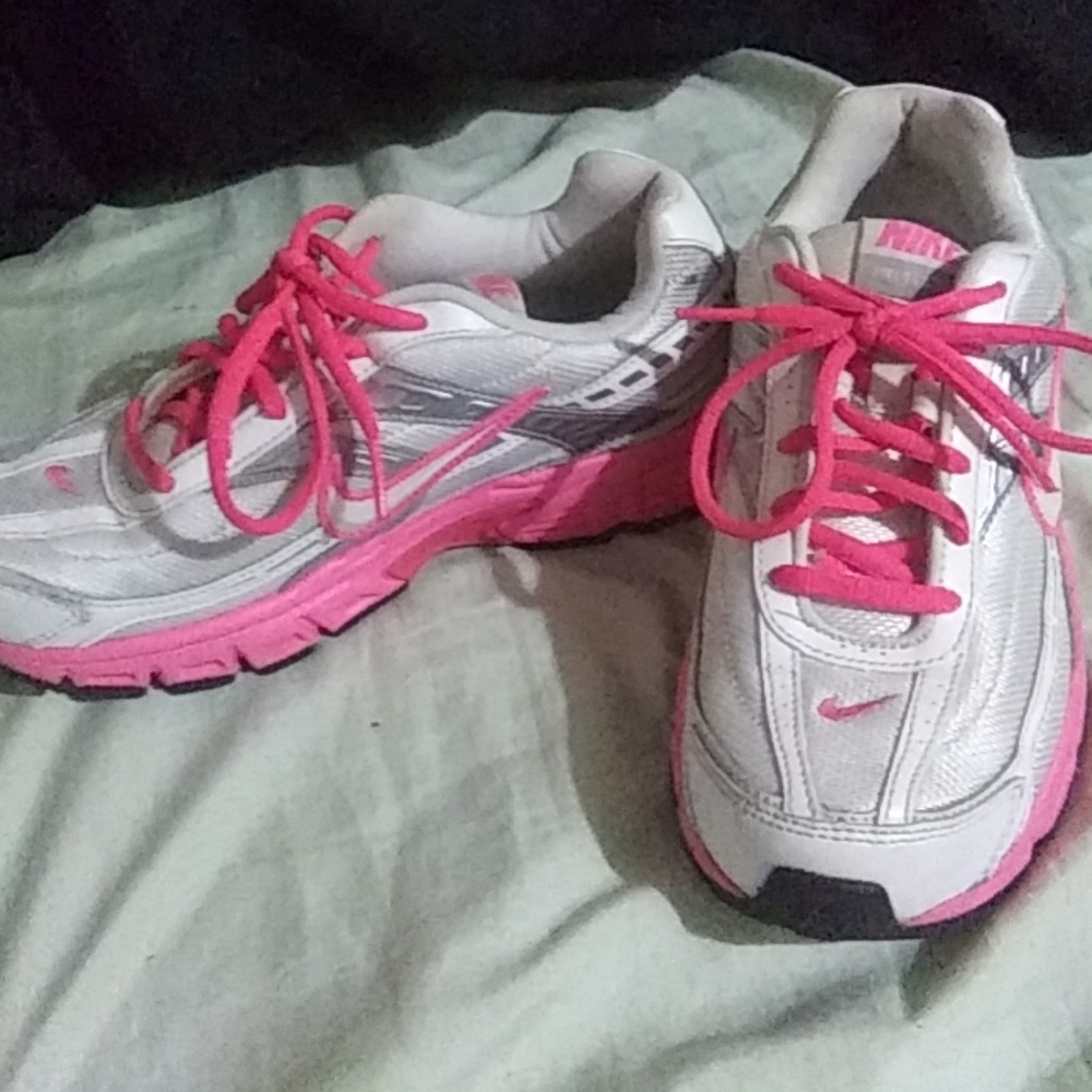 Nike Initiator